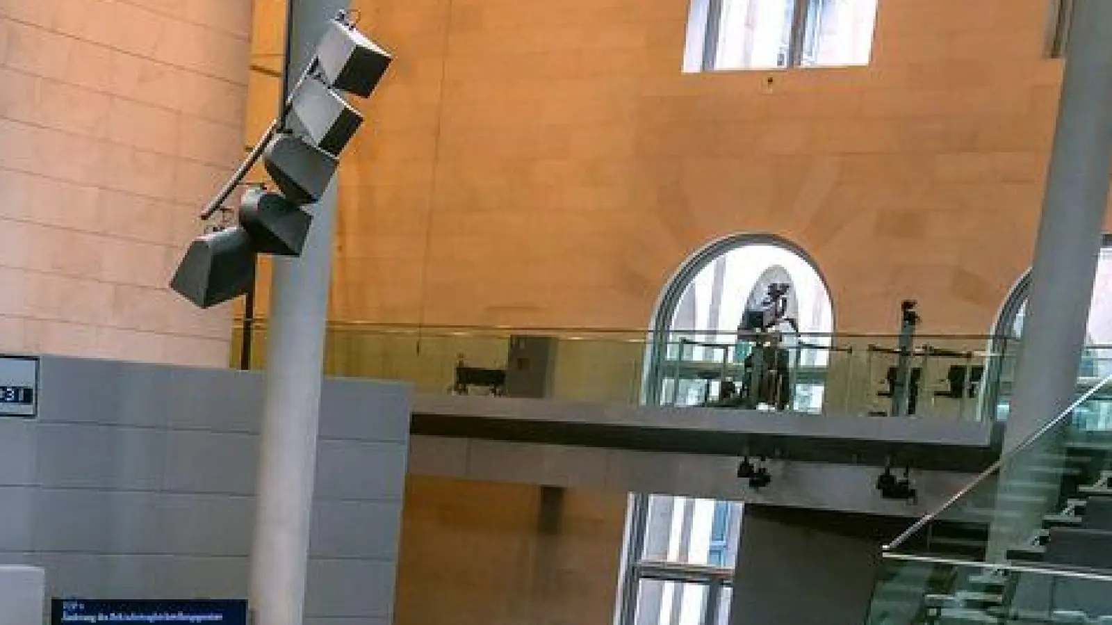 Die 630 Bundestagsabgeordneten werden in diesem Jahr wohl keine Erhöhung bekommen - doch wann wird das beschlossen? (Archivbild) (Foto: Michael Kappeler/dpa)
