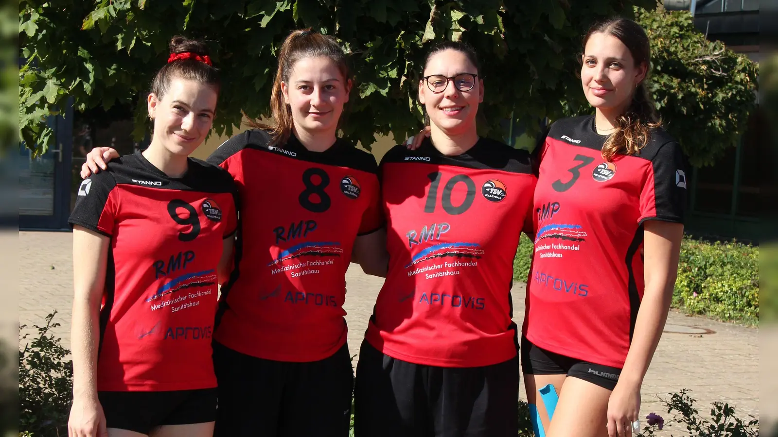 Neuzugänge, von links: Nina Retsch, Luise Beutel, Emilia Prib und Hanna Benecke. (Foto: Norbert Dietrich)