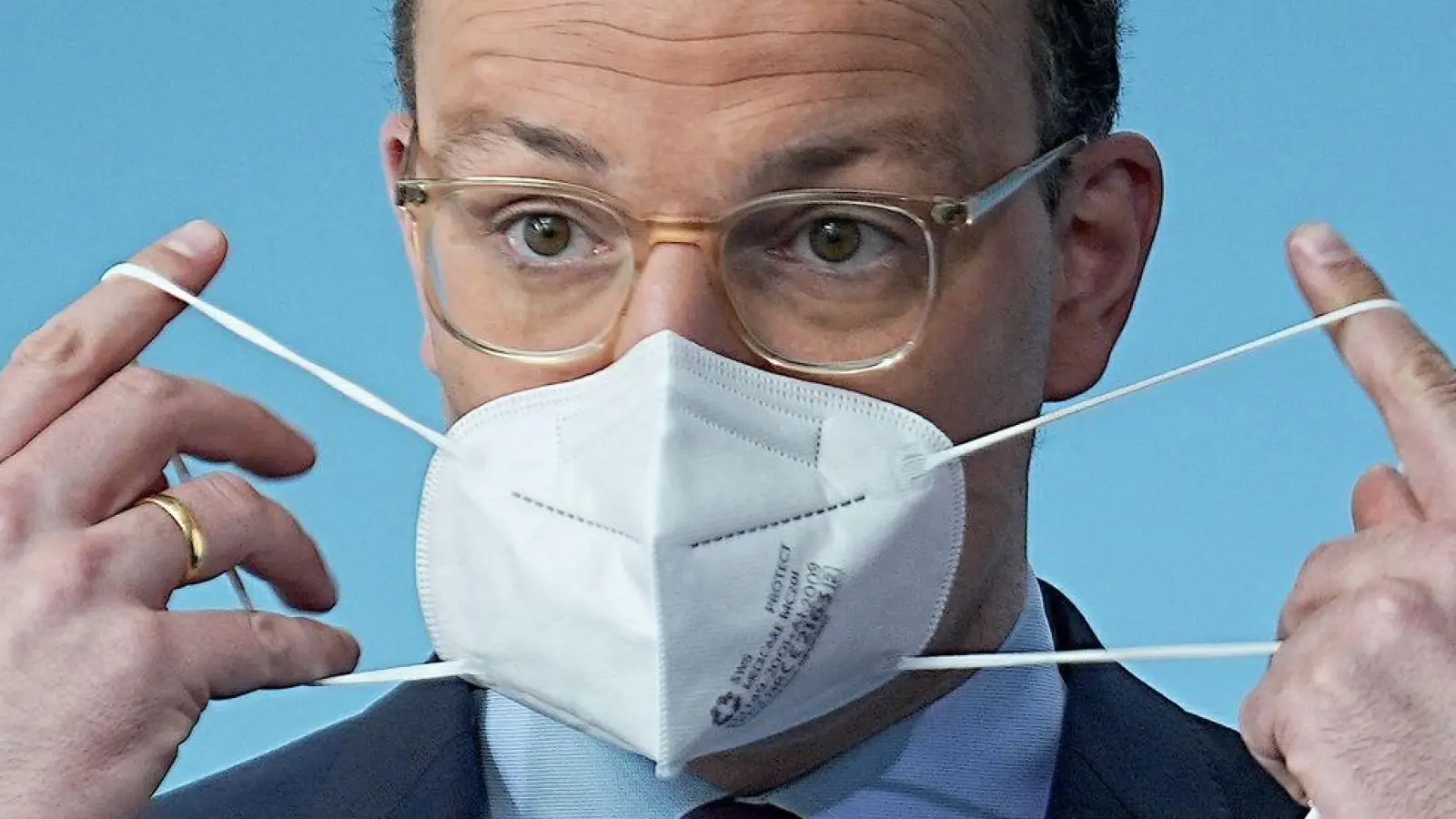 Jens Spahn (CDU) zog als Gesundheitsminister (Foto: Archiv) die Maskenbeschaffung an sich. (Foto: Michael Kappeler/dpa)