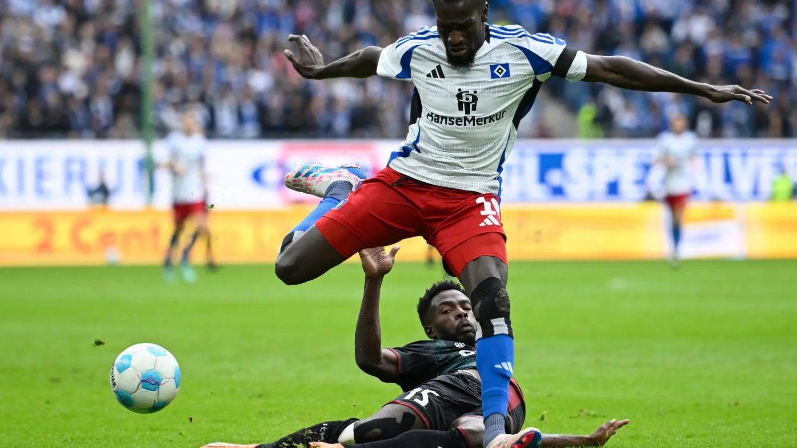 Möchte gern einen deutschen Pass haben: Bakery Jatta. (Foto: Gregor Fischer/dpa)