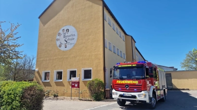 Die Bad Windsheimer Wehr rückte am Donnerstag zu einem Einsatz an der Pastorius-Schule an. (Foto: Feuerwehr Bad Windsheim)