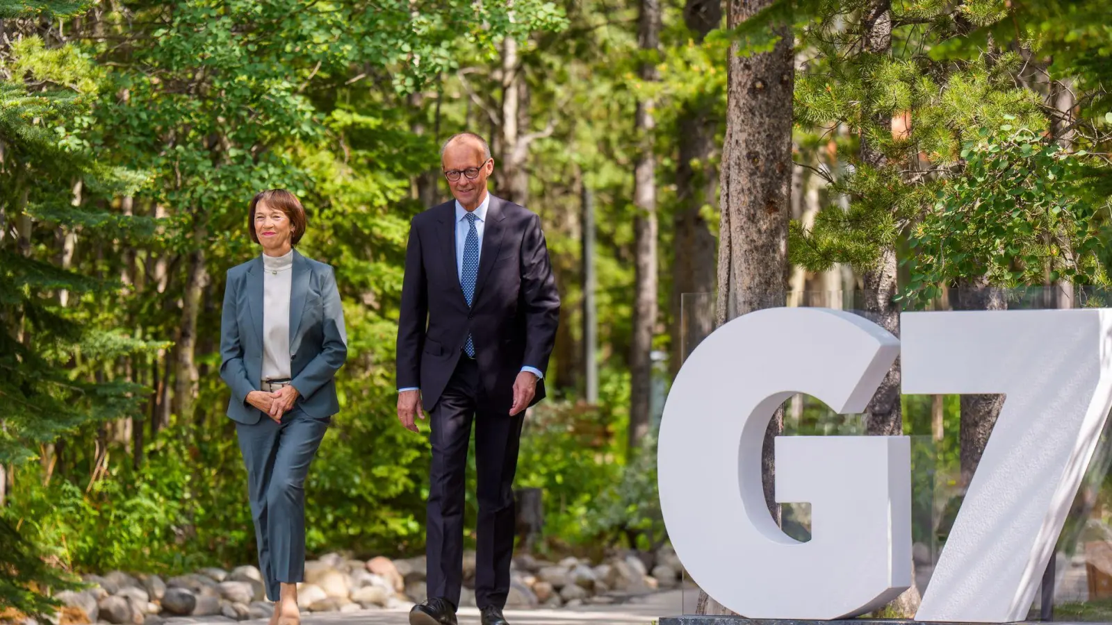 Aussagen von Bundeskanzler Friedrich Merz zu Israel und Iran am Rande des G7-Gipfels sorgen bei einigen in Deutschland für Befremden. (Archivbild) (Foto: Michael Kappeler/dpa-Pool/dpa)