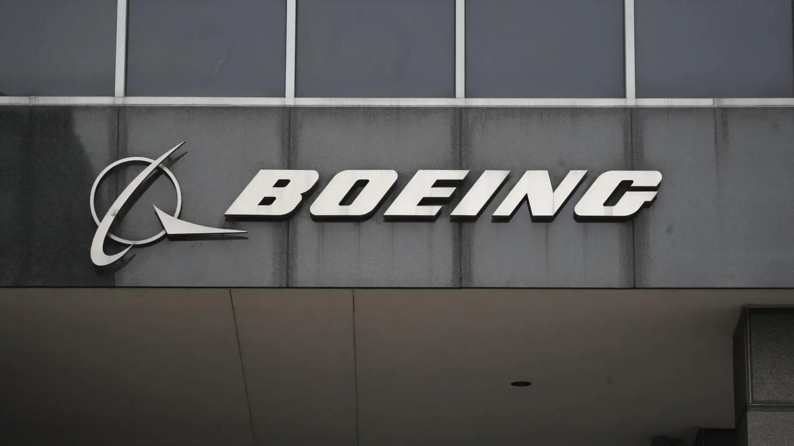 Boeing muss einen Quartalsverlust von 3,3 Milliarden US-Dollar verbuchen. (Foto: Joel Lerner/Xinhua/dpa)
