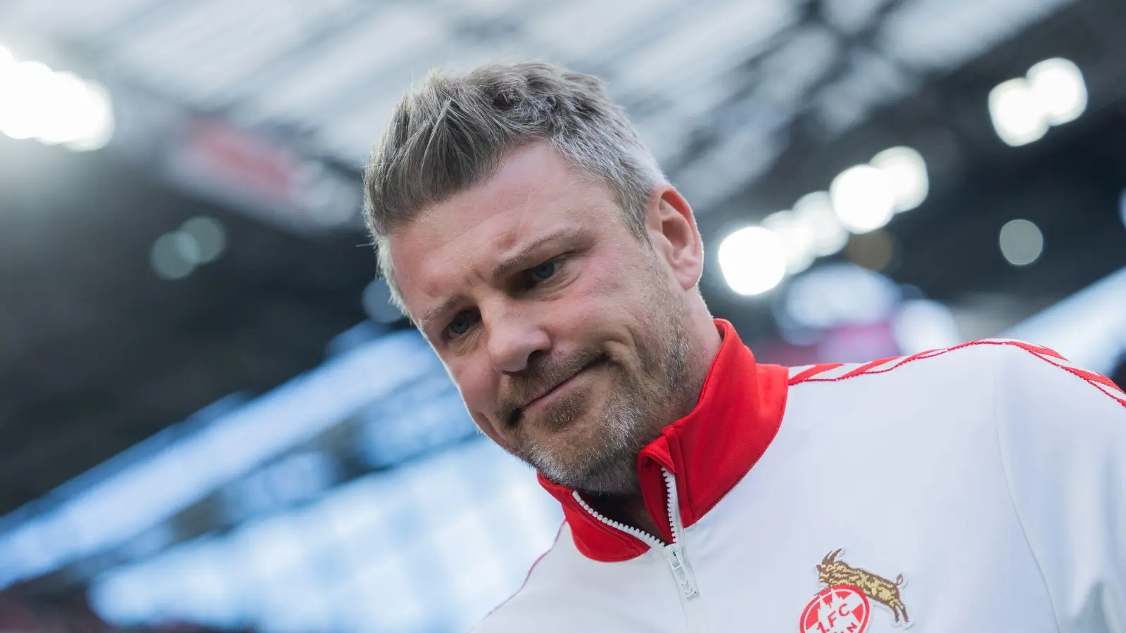 Steht unter Druck: Kölns Trainer Lukas Kwasniok. (Archivbild)  (Foto: Rolf Vennenbernd/dpa)