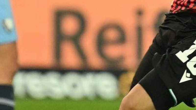 Großchance für Hannover: Daisuke Yokota scheitert an Bochums Torwart Timo Horn. (Foto: Swen Pförtner/dpa)