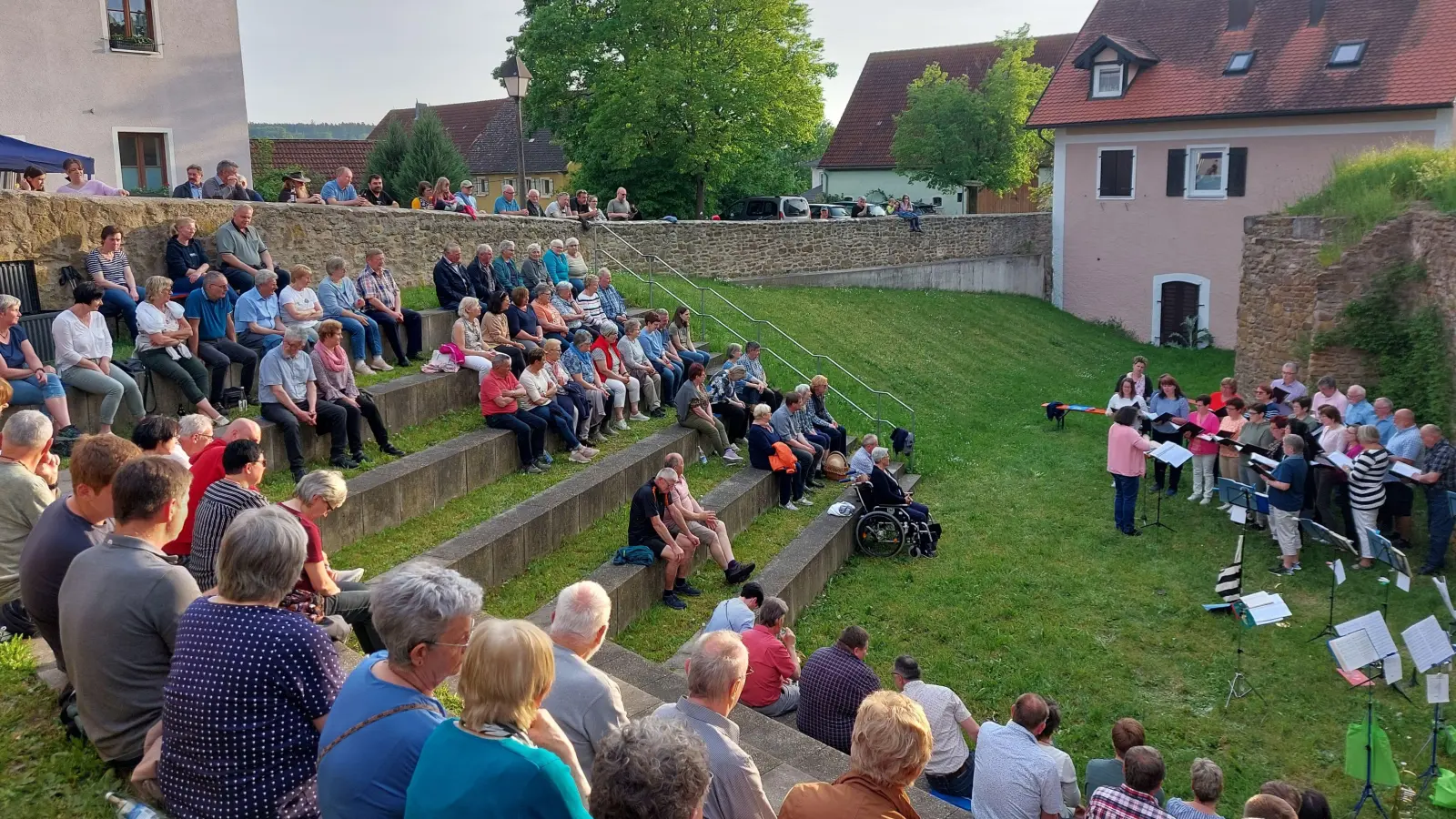 Der Weiltinger Schlossgraben eignet sich sehr gut für verschiedene Freiluft-Veranstaltungen. (Foto: Jürgen Eisen)