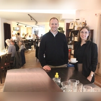 Beständigkeit und kleine Neuerungen: Theresa und Andreas Görmer haben die „Alte Resi” übernommen und wollen schrittweise weitere Akzente setzen.  (Foto: Robert Maurer)