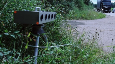Mit 140 statt 100 Kilometern pro Stunde war ein 19-Jähriger unterwegs. (Symbolbild: Wolfgang Grebenhof)