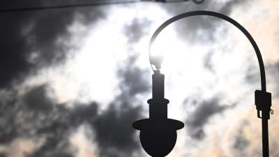 Der Wetterbericht gibt keine besonders guten Aussichten. (Symbolbild) (Foto: Felix Hörhager/dpa)