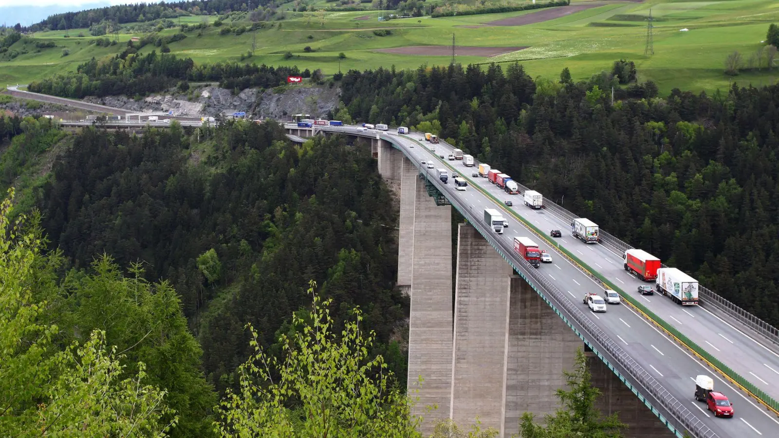 Auf der Brennerautobahn dürfte es am 30. Mai zu viel Stau kommen. (Archivbild) (Foto: picture alliance / dpa)