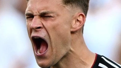 Wieder nur WM-Frust. Nach seinem Treffer im Elfmeterschießen ballte Joshua Kimmich noch die Fäuste.  (Foto: Federico Gambarini/dpa)