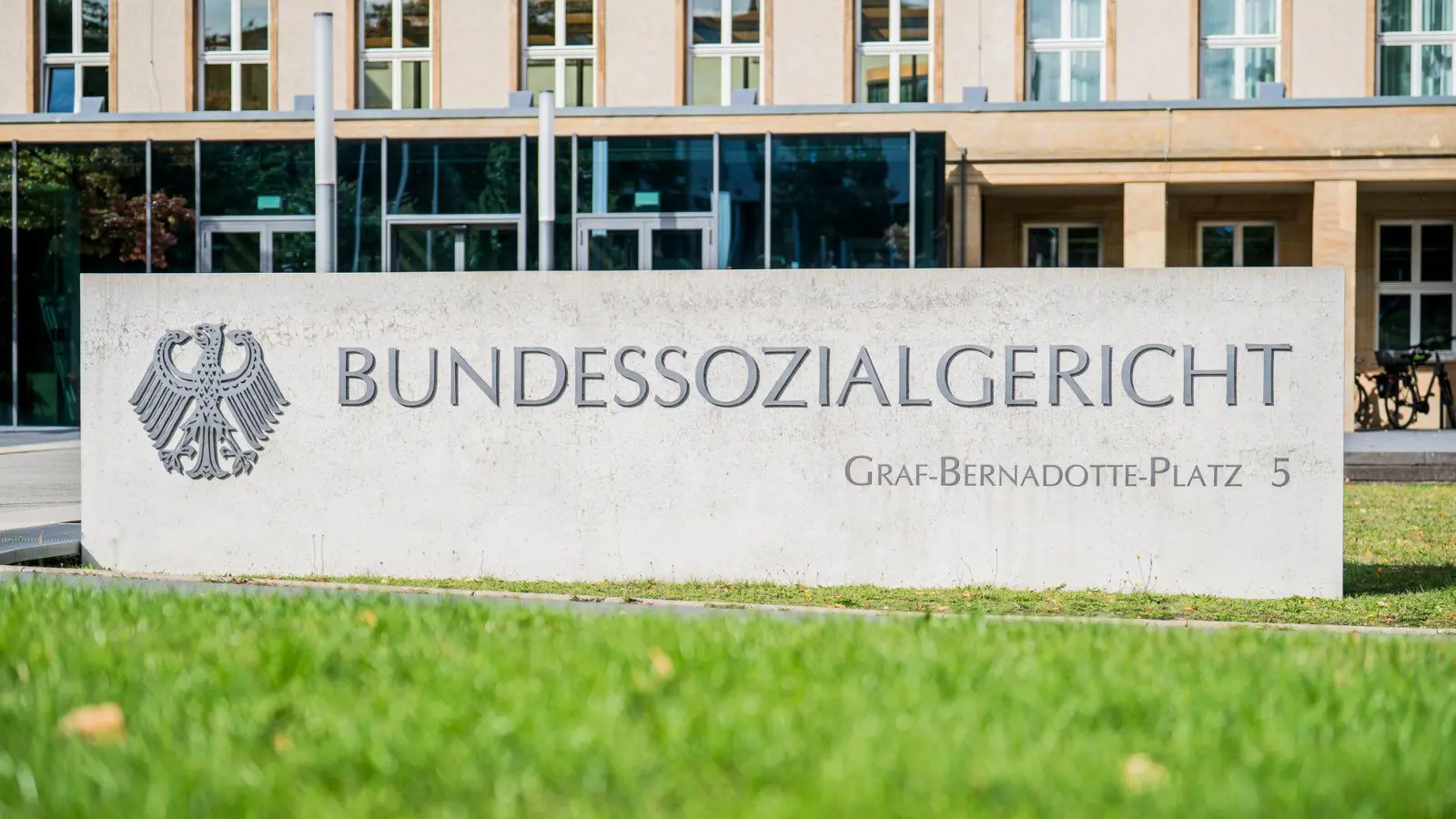 Das Bundessozialgericht sieht das Arbeitslosengeld II für 2022 trotz Inflation als ausreichend an. (Archivbild) (Foto: Andreas Arnold/dpa)