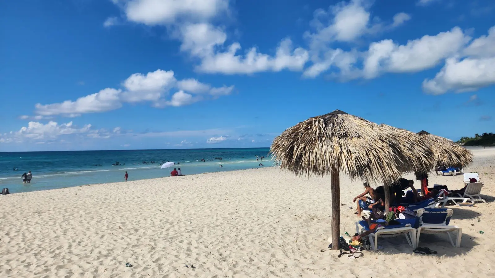 Der beliebte Strand des kubanischen Urlaubsortes Varadero. (Foto: Nick Kaiser/dpa)