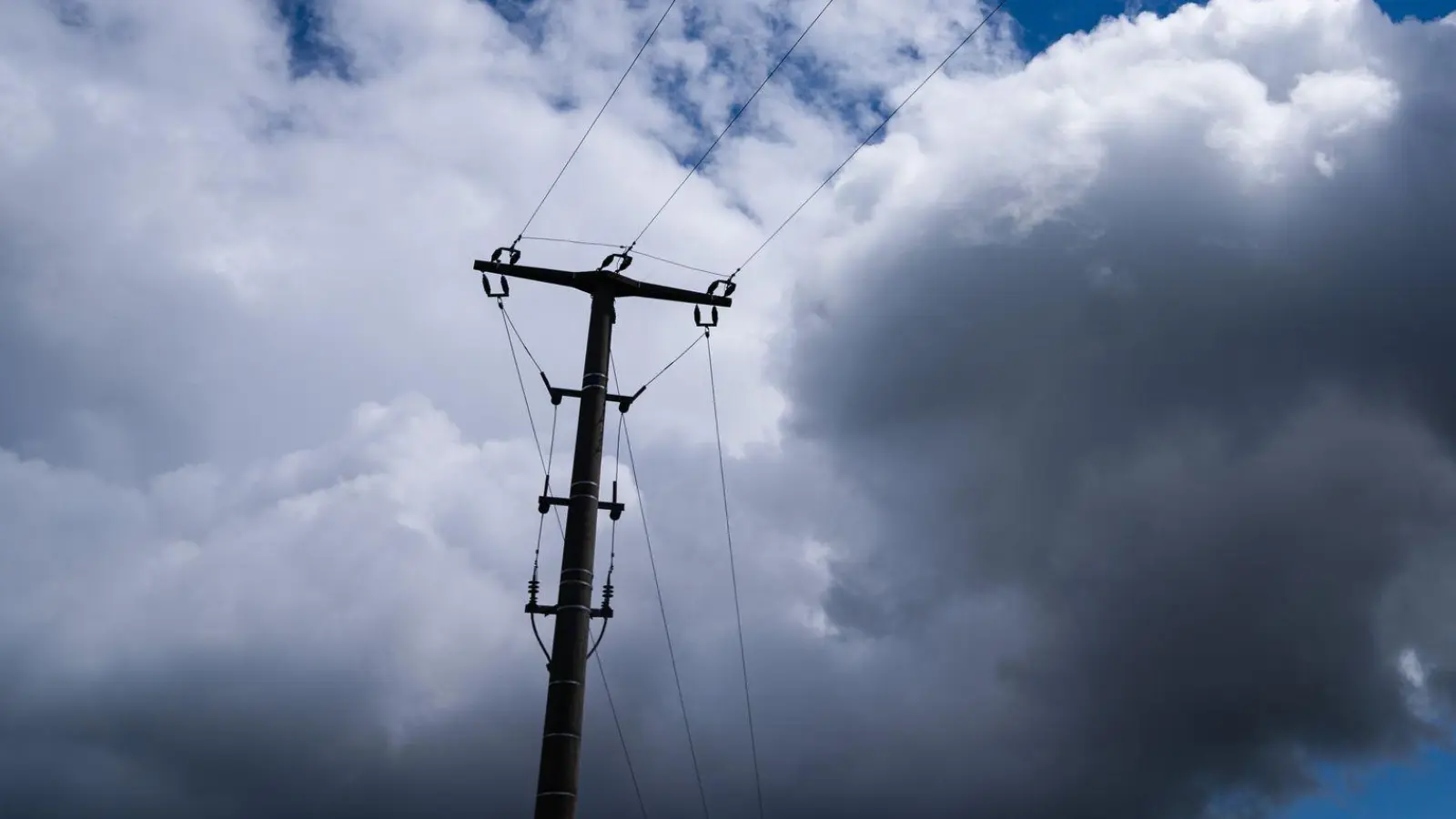 Die Sonne hält in den kommenden Tagen Einzug, Regen ist nur an wenigen Orten wahrscheinlich. (Symbolbild)  (Foto: Nicolas Armer/dpa)