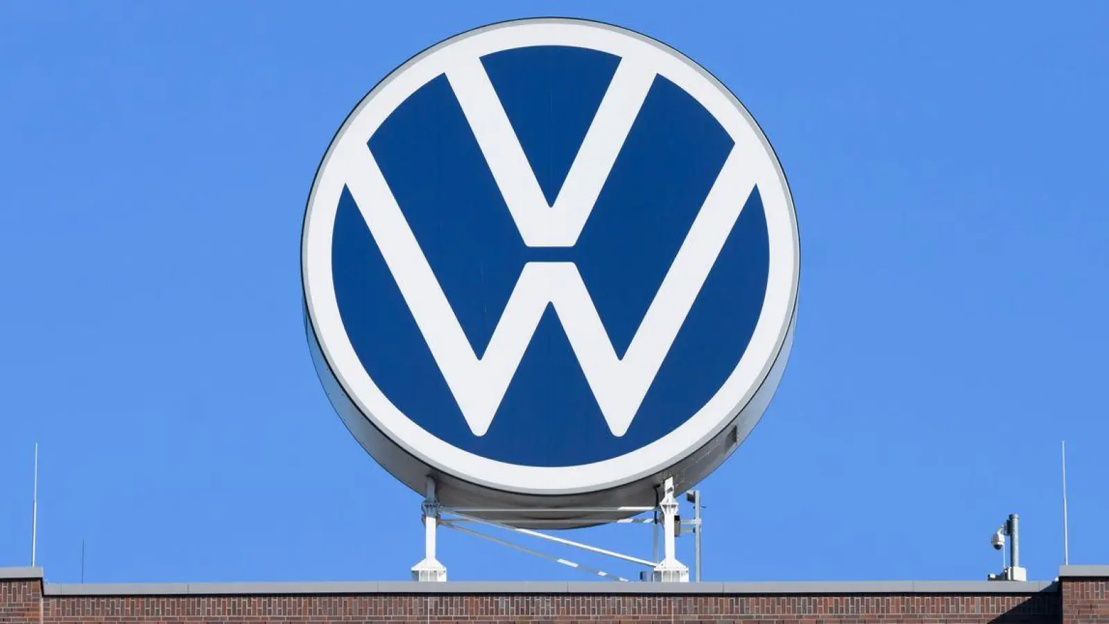 Im VW-Vorstandshochhaus übernimmt ein Neuer das Beschaffungsressort. (Archivbild) (Foto: Julian Stratenschulte/dpa)