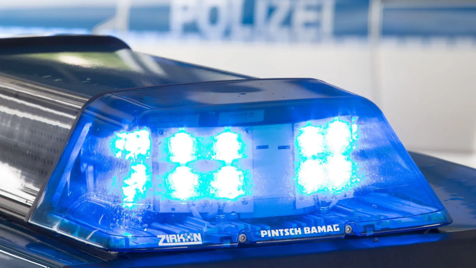 Mit einem Messer wurde ein 30-Jähriger von seinem Stiefsohn verletzt. (Symbolbild) (Foto: Friso Gentsch/dpa)
