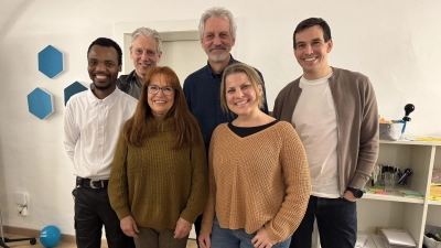 Der neue Vorstand von Moyo besteht aus (hinten von links) James Phillipo, Christoph Weiß, Dr. Stefan Schwarz und Martin Schwarz sowie (vorne von links) Renate Trapp-Schmitt und Svenja Weiß. (Foto: Moyo)