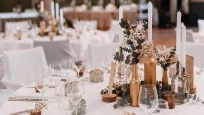 Bei der Suche nach der perfekten Location für die eigene Hochzeit sollten sich Paare gut vorbereiten. (Foto: Pexels)