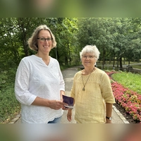  Gabriele Egner-Kopp (links) und Rosina Ambros im Gespräch. (Foto: Josefine Mühlroth)