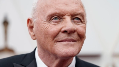 Der Schauspieler Anthony Hopkins erfüllt sich einen Lebenstraum. (Archivbild) (Foto: Jae C. Hong/Invision/AP/dpa)