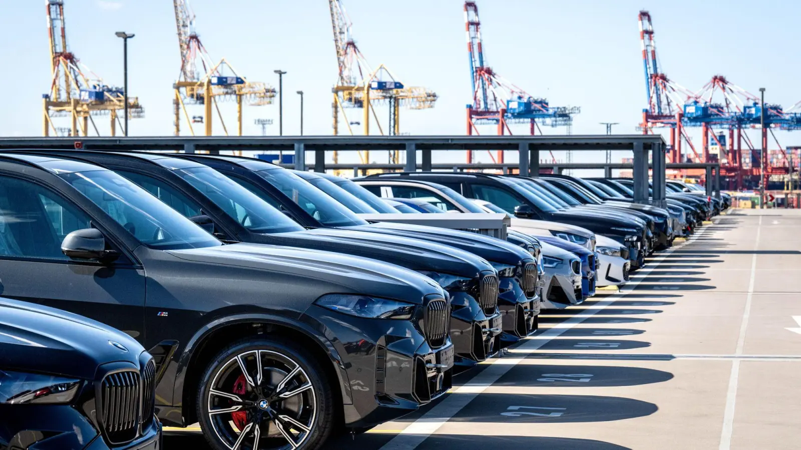 Hinter den deutschen Premium-Autobauern liegen harte Monate - auch wegen der US-Zölle. (Symbolbild) (Foto: Sina Schuldt/dpa)