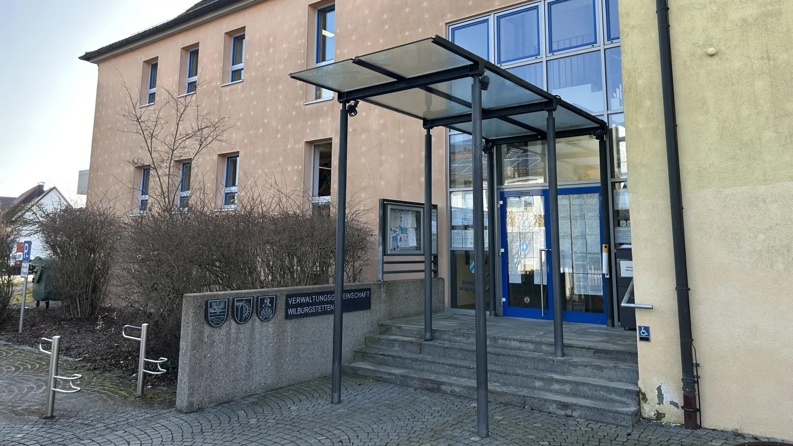 Im Gebäude der VG Wilburgstetten laufen die Fäden der drei Mitgliedsgemeinden Weiltingen, Wilburgstetten und Mönchsroth zusammen. (Foto: Friedrich Zinnecker)