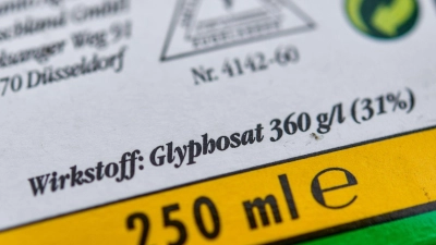 Eine mögliche Verlängerung der Zulassung von Glyphosat in der EU stößt auf geteilte Ansichten. (Foto: Patrick Pleul/dpa-Zentralbild/dpa)