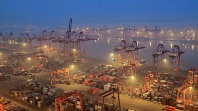 Chinas Exporte stützen die Wirtschaft, doch reichen nicht, um andere Schwächen auszugleichen. Peking verspricht nun weitere Hilfen für die Konjunktur. (Archivbild) (Foto: Yang Shiyao/XinHua/dpa)