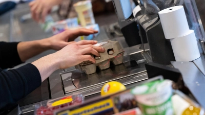 Einkaufen nach 20 Uhr? In Bayern weiterhin Fehlanzeige. Andere Lockerungen sorgen aber für Streit. (Archivbild) (Foto: Sven Hoppe/dpa)