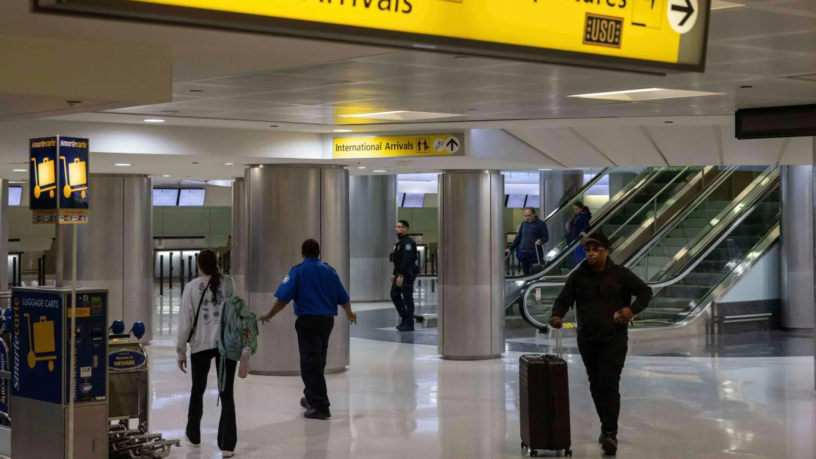 Die plötzliche Änderung bei den Gebühren für ein Arbeitsvisum haben US-Konzerne aufgeschreckt. (Archivbild) (Foto: Yuki Iwamura/FR171758 AP/dpa)