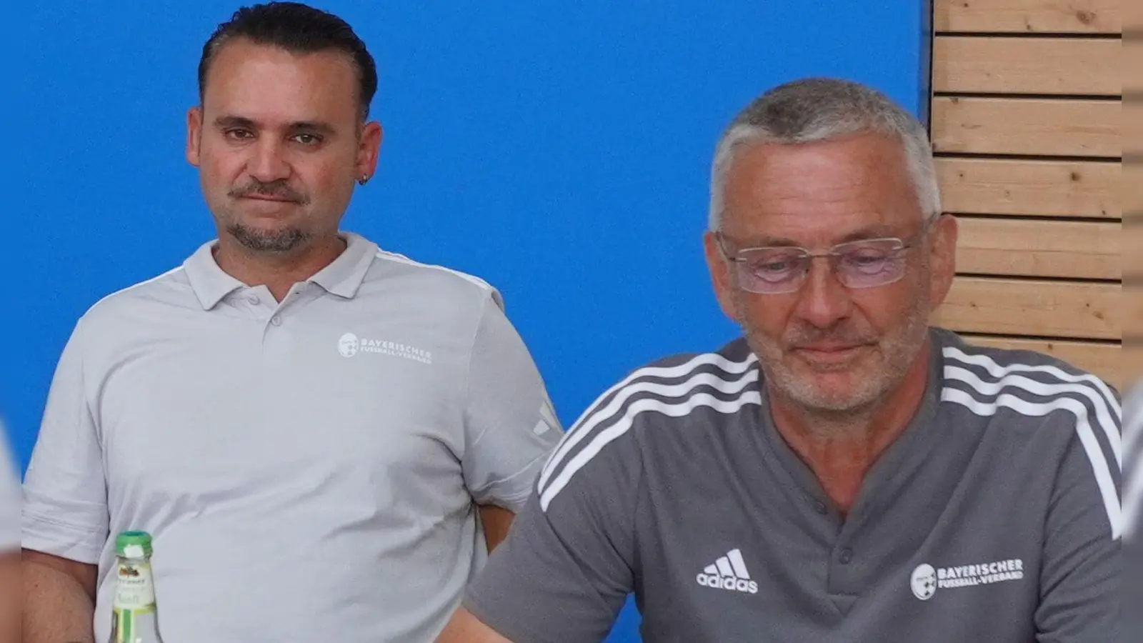 Übergangsweise übernahm Thomas Raßbach (rechts) wieder den Job im Kreis Nürnberg/Frankenhöhe, der künftige Kreisspielleiter heißt aber Tamer Amet (links). (Foto: Bastian Lauer)