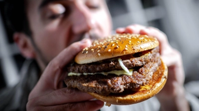 Genuss ohne Tierleid: Für Vegetarier könnte Laborfleisch zu einer echten Alternative werden. (Archivbild) (Foto: Sina Schuldt/dpa)