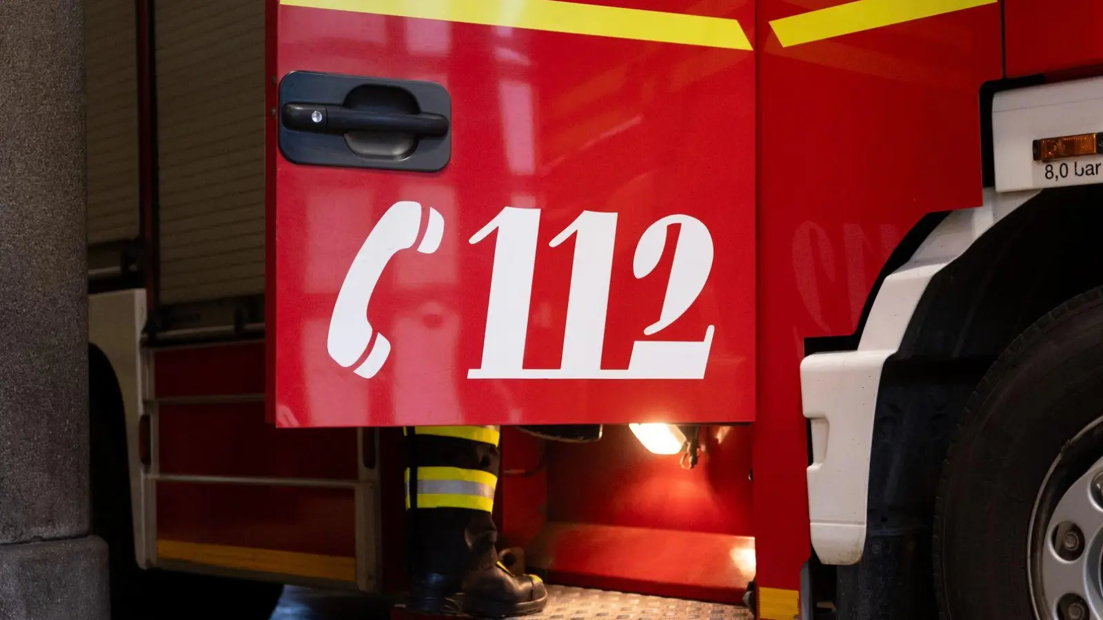 Der Eigentümer der Scheune wurde laut Polizei leicht verletzt. (Symbolbild) (Foto: Niklas Treppner/dpa)