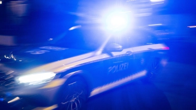 Die Polizei hatte in Ansbach zu Ostern einige weniger friedliche Einsätze. (Symbolbild: Marijan Murat/dpa)