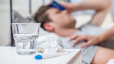 Viele unterschiedliche, regelmäßig auftretender und teilweise unklar diagnostizierte Erkrankungen können eine negative Gesundheitsprognose begründen - und zur Kündigung führen. (Foto: Christin Klose/dpa-tmn)