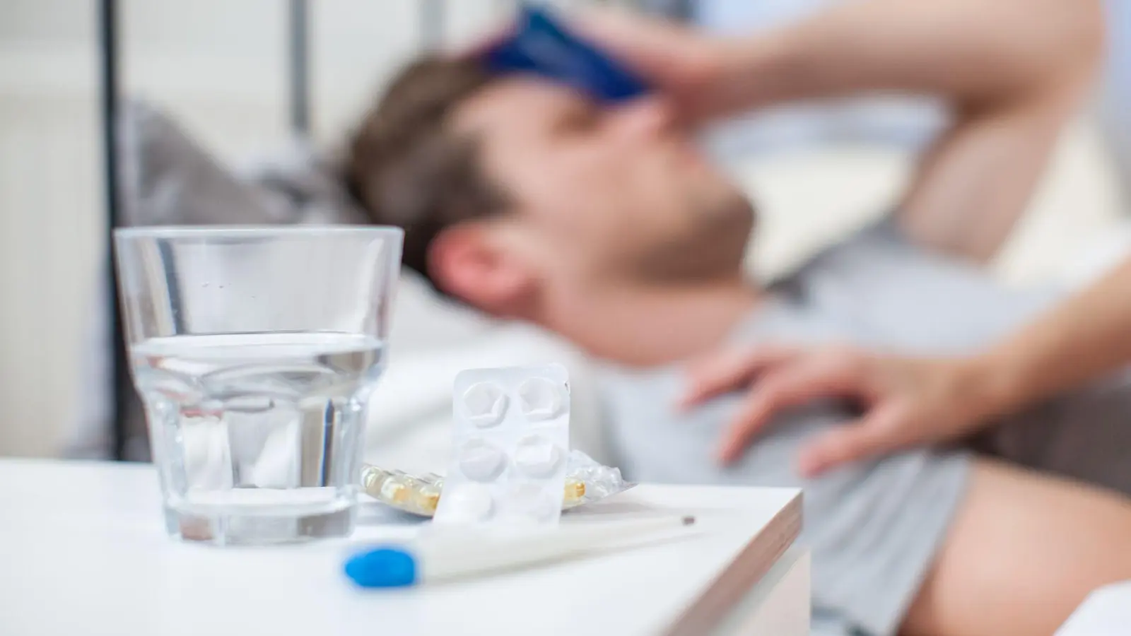 Viele unterschiedliche, regelmäßig auftretender und teilweise unklar diagnostizierte Erkrankungen können eine negative Gesundheitsprognose begründen - und zur Kündigung führen. (Foto: Christin Klose/dpa-tmn)