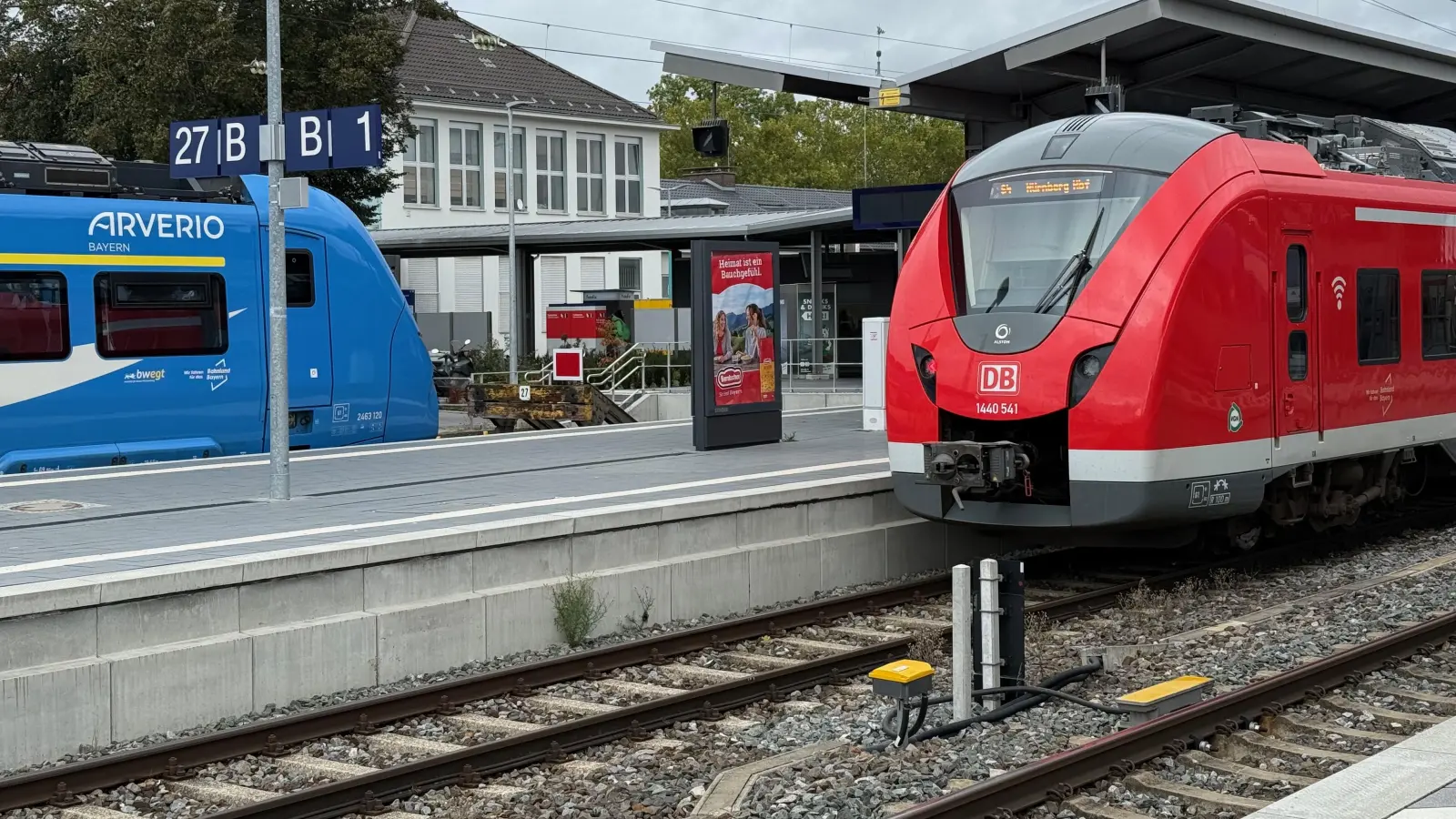 Bahnreisende in Ansbach werden derzeit auf schwere Geduldsproben gestellt – vor allem auf der Strecke Würzburg–Treuchtlingen. (Foto: Manfred Blendinger)