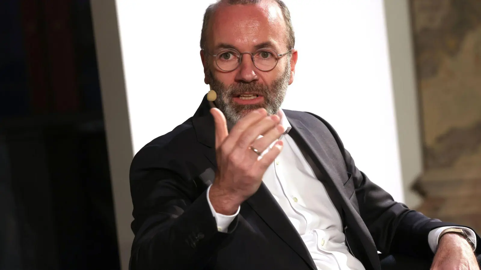 CSU-Vize Manfred Weber hat seine Partei zu mehr Orientierung am Gemeinsinn aufgefordert - und in seinem Brief auch Parteichef Söder abgewatscht. (Archivbild) (Foto: Karl-Josef Hildenbrand/dpa)