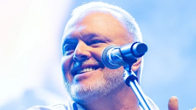 So kennt man ihn: Stefan Raab auf der Bühne (Archivfoto) (Foto: Benjamin Westhoff/dpa)