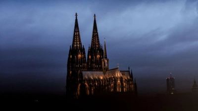 Für Touristen ist der Dom bald nicht mehr gratis zu besichtigen. (Archivbild) (Foto: Oliver Berg/dpa)