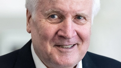 Auch wenn die CSU schon lange bei Wahlen nicht mehr über die 40-Prozent-Marke gekommen ist, glaubt ihr früherer Vorsitzender Horst Seehofer noch immer an Ergebnisse, die sogar die absolute Mehrheit bedeuten würden. (Archivbild) (Foto: Sven Hoppe/dpa)