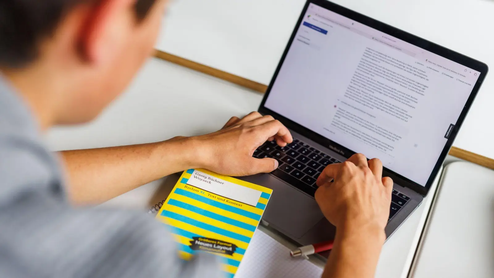 Das Schulfach Informatik wird zunehmend zu einem festen Bestandteil der Bildungslaufbahn in Deutschland. (Archivbild) (Foto: Philipp von Ditfurth/dpa)