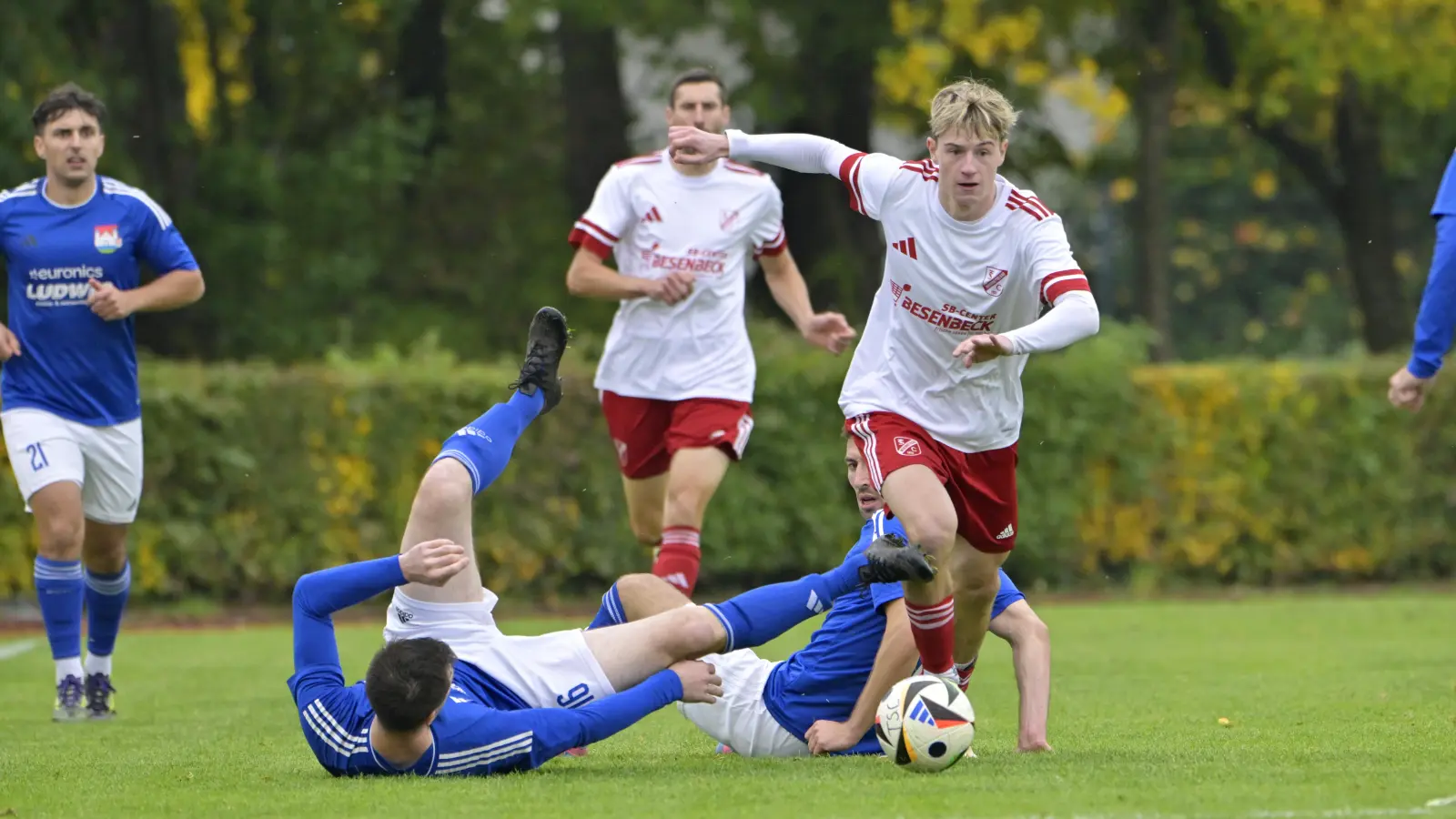 Julius Schöniger vom TSC Neuendettelsau (am Ball, hier in einem anderen Spiel) erzielte das einzige Tor.  (Foto: Martin Rügner)