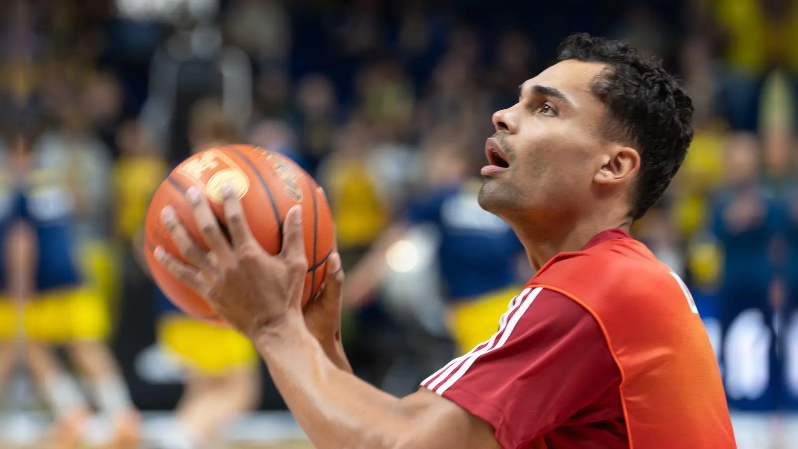 Oscar da Silva machte bei der Münchener Niederlage gegen den FC Barcelona ein gutes Spiel. (Foto: Soeren Stache/dpa)