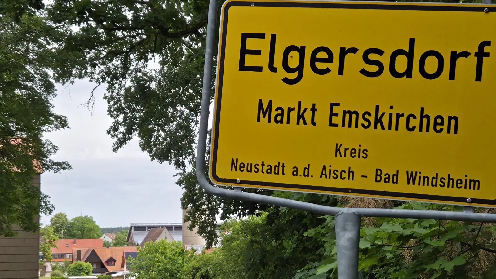 Der Neubau eines Wärmepufferspeichers sowie der Neubau einer landwirtschaftlichen Mehrzweckhalle in Elgersdorf wurden im Gemeinderat Emskirchen behandelt.  (Foto: Rainer Weiskirchen)