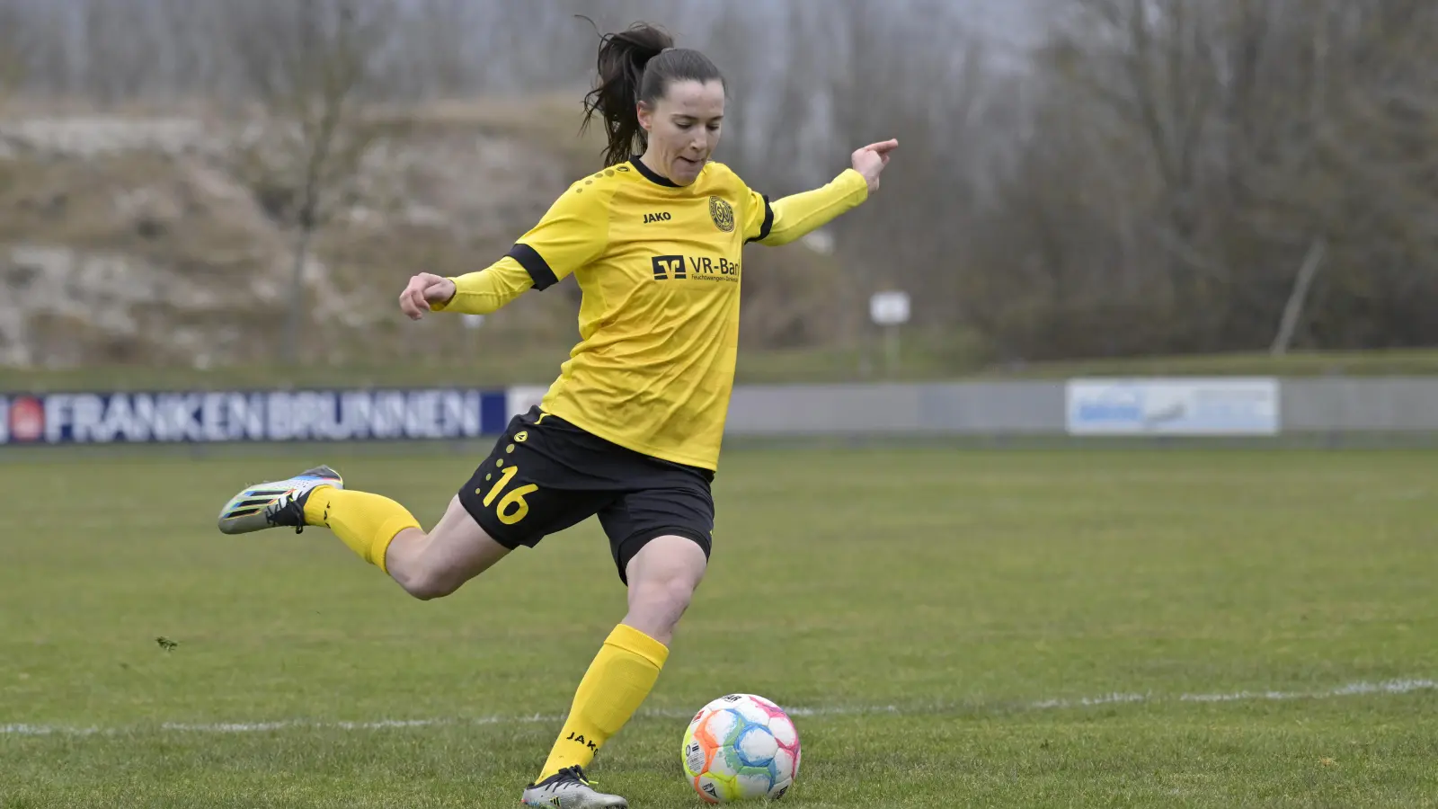 Im Hinspiel gegen Hof legte Ellen Riess beim 2:0-Sieg beide Tore für Weinberg auf. (Foto: Martin Rügner)