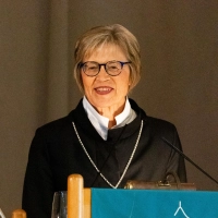 Regionalbischöfin Gisela Bornowski bei ihrem letzten Sommerempfang im Rothenburger Wildbad. (Foto: Evi Lemberger)