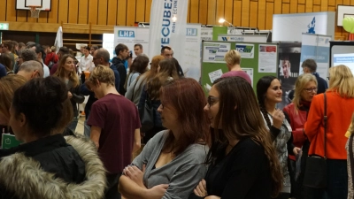 Die Wahl der Ausbildung kann überfordernd sein. Praxiserfahrungen, realistische Einschätzungen und Jobmessen können helfen, die passende Berufswahl zu treffen. (Foto: Landratsamt Neustadt a.d.Aisch-Bad Windsheim)