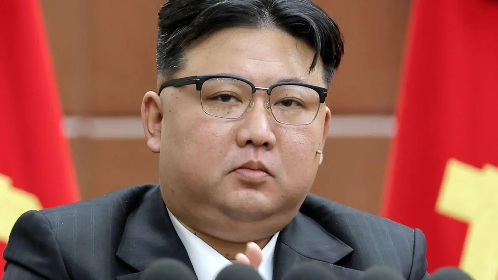 Machthaber Kim Jong Un will die militärische Macht Nordkoreas weiter ausbauen. (Foto: Uncredited/KCNA/KNS/dpa)