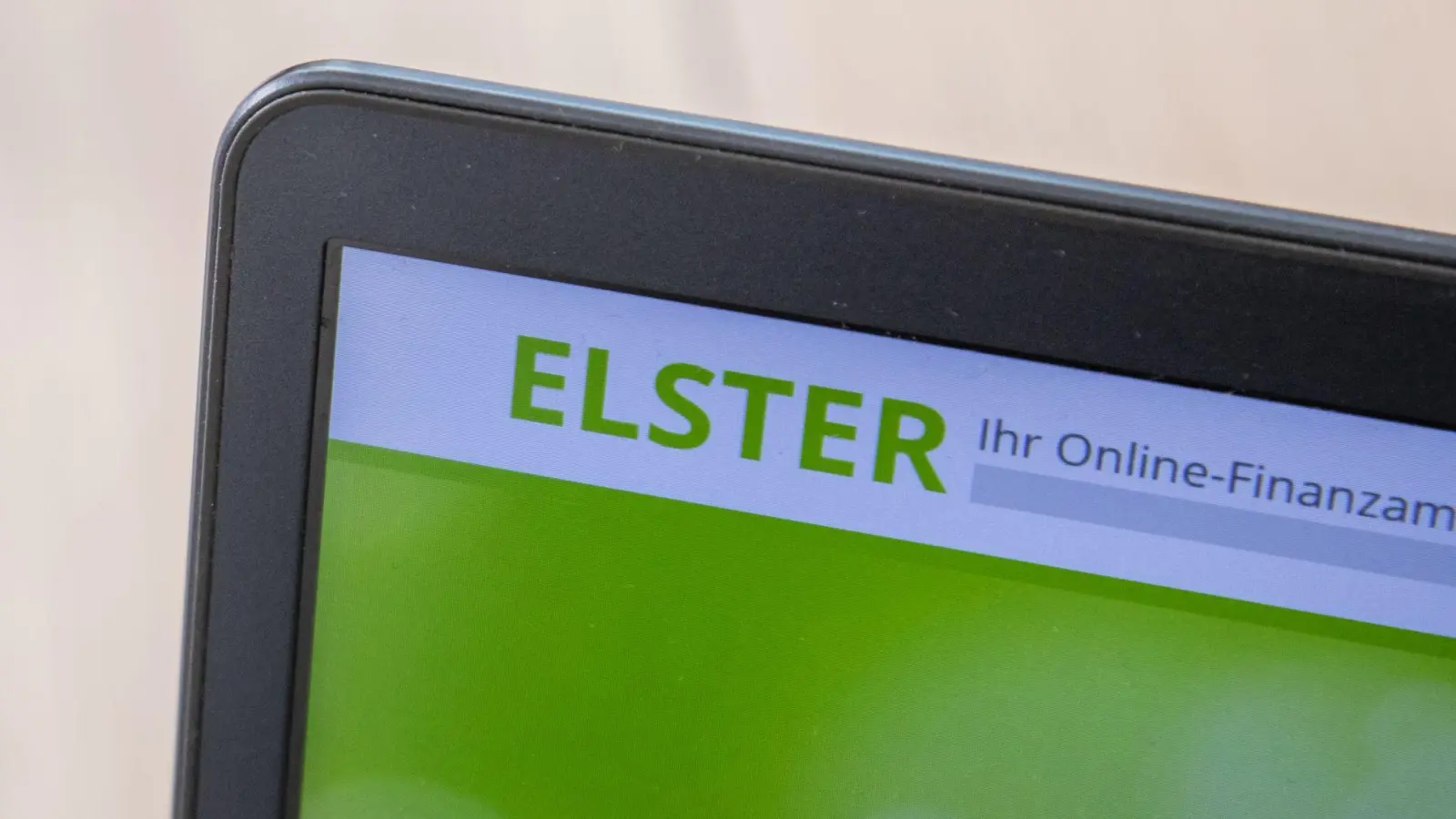 Die Abgabefrist für die Steuererklärung 2024 endete am 31. Juli 2025: Wer diesen Termin verpasst hat, muss mit Verspätungszuschlägen rechnen (Foto: Christin Klose/dpa-tmn)